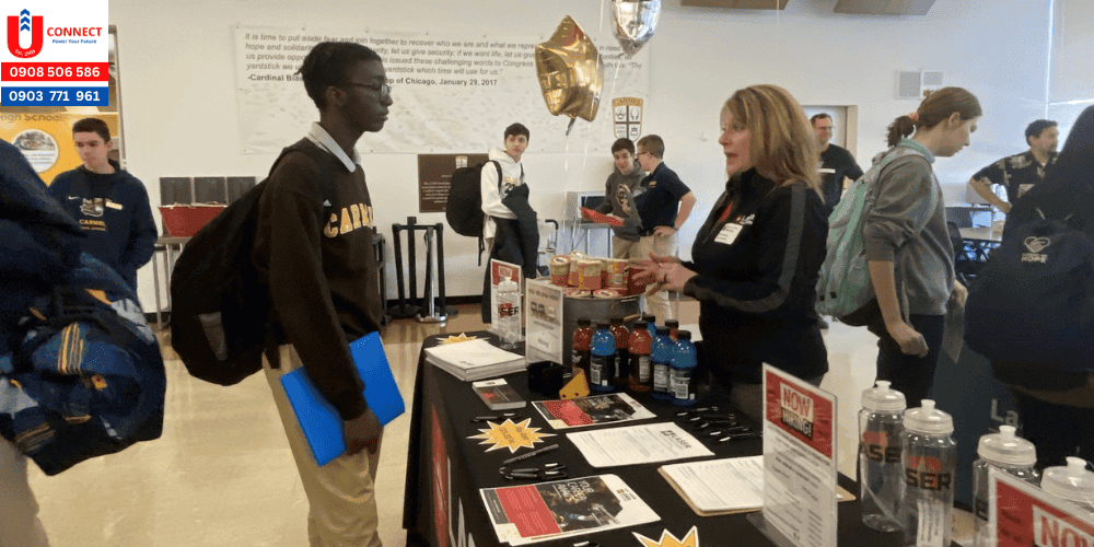 Giới thiệu trường trung học Carmel Catholic, bang Illinois, Mỹ và cơ sở vật chất của trường Carmel